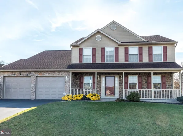 111 Crestwood Ct, Douglassville, PA 19518