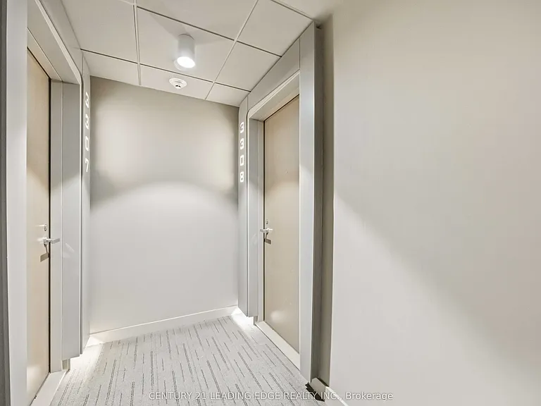 1 Bloor St E #3308 — Photo 4
