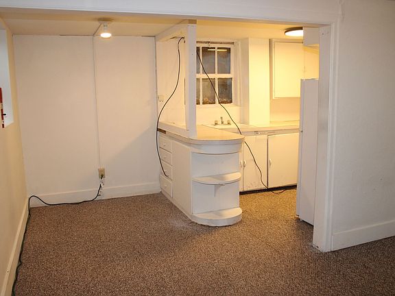 2nd image of 812-814 Thurston St #814-3