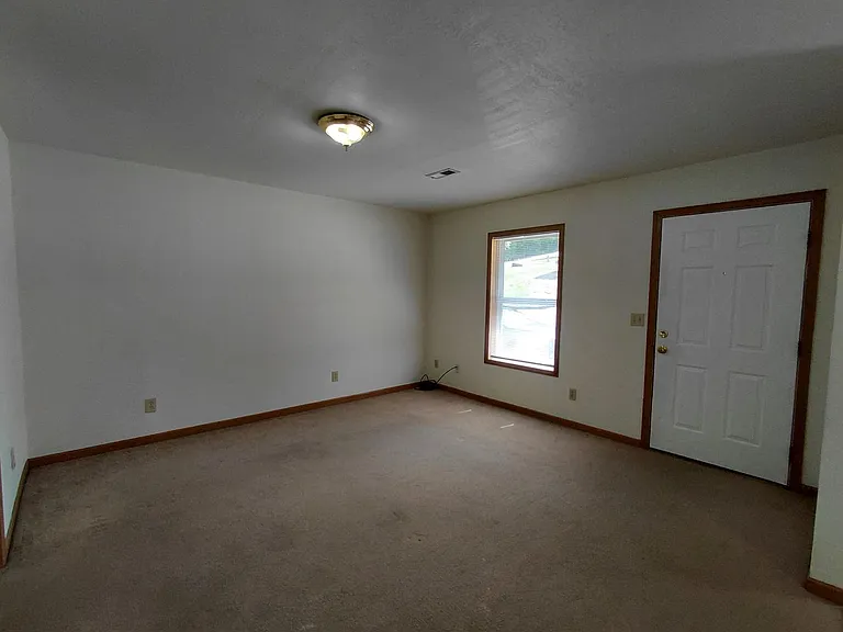1825 Vichy Rd — Photo 2