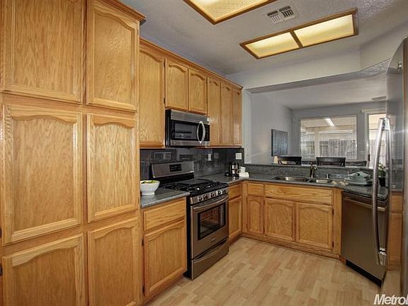 3rd image of 9264 Fosdyke Ct