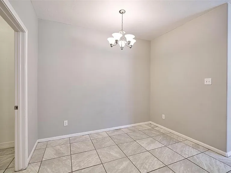 13714 Hillingdale Ln — Photo 15