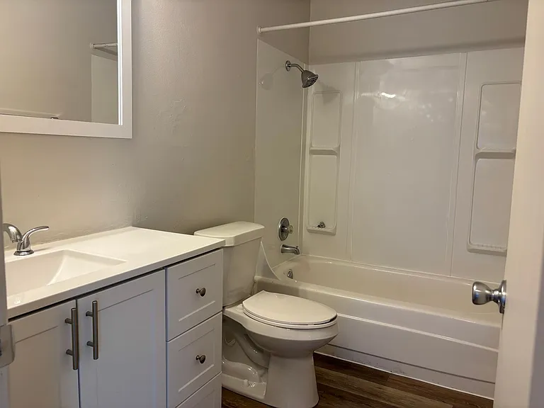 Bergen Apartments — Photo 13