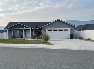 23 Manzanita Dr, Manson, WA 98831