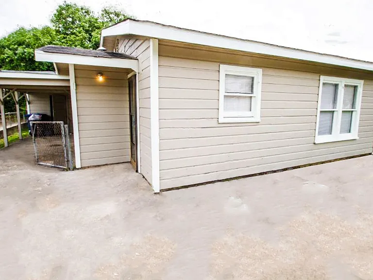 3030 Martin Luther King Dr — Photo 19