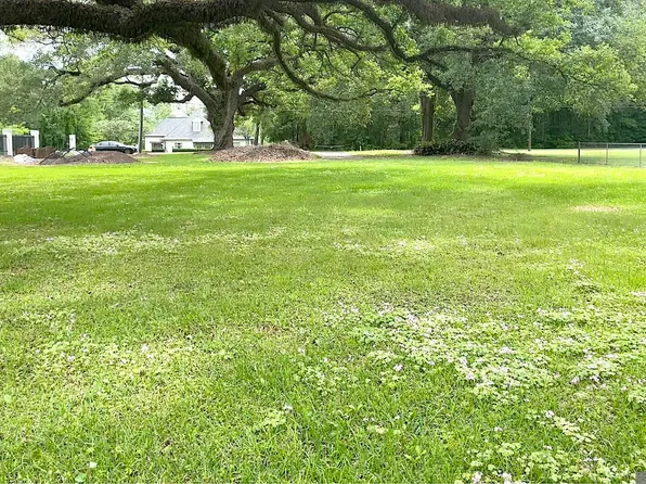 4945 Highland Rd, Baton Rouge, LA 70808