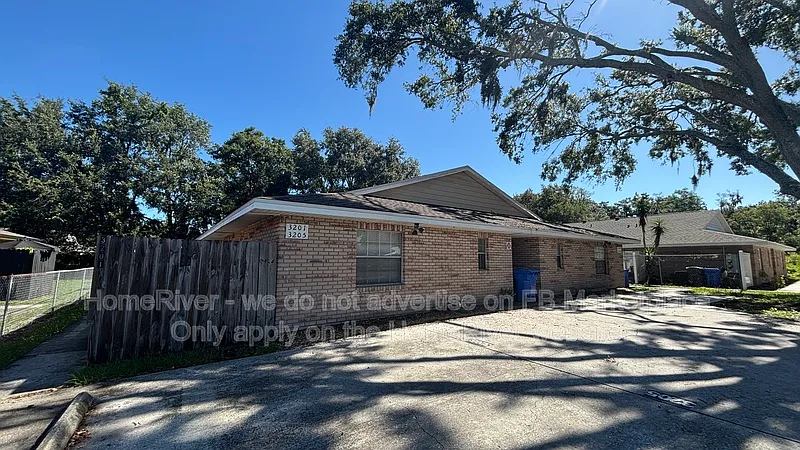 3201 Bloomingdale Villas Ct