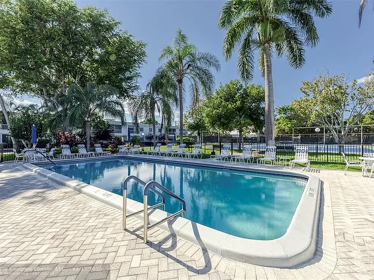 6485 Bay Club Dr #2 — Photo 2