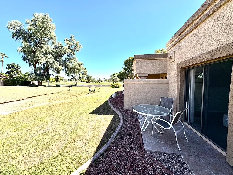 9806 W Kerry Ln — Photo 11