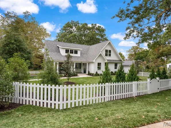 1141 N Berry Rd, Saint Louis, MO 63122