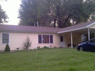 1130 W Meadowmere St, Springfield, MO 65807