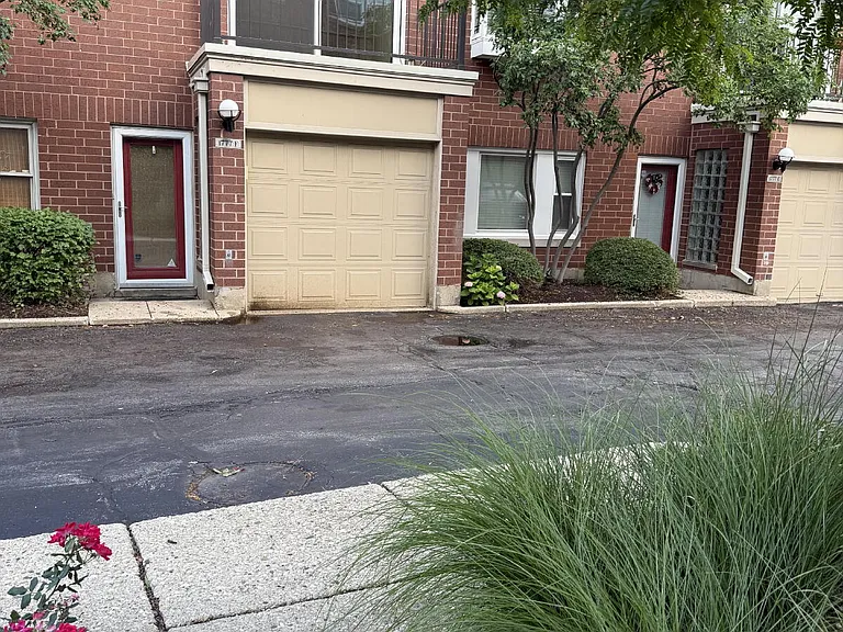 1777 W Altgeld St #F — Photo 15