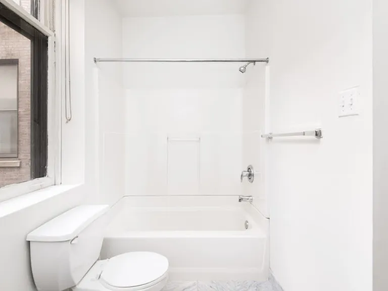 1600 Walnut Street — Photo 9