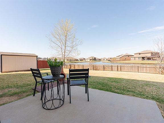 3rd image of 2513 Ressie Ln