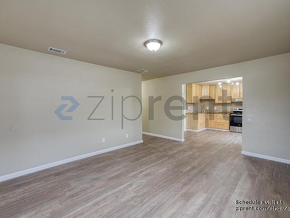 5th image of 635 Water St APT A