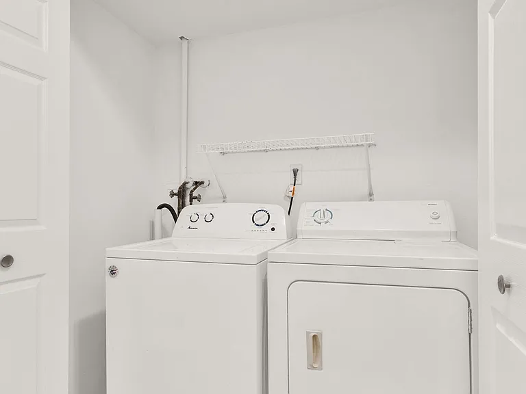Riverside Townhomes — Photo 34
