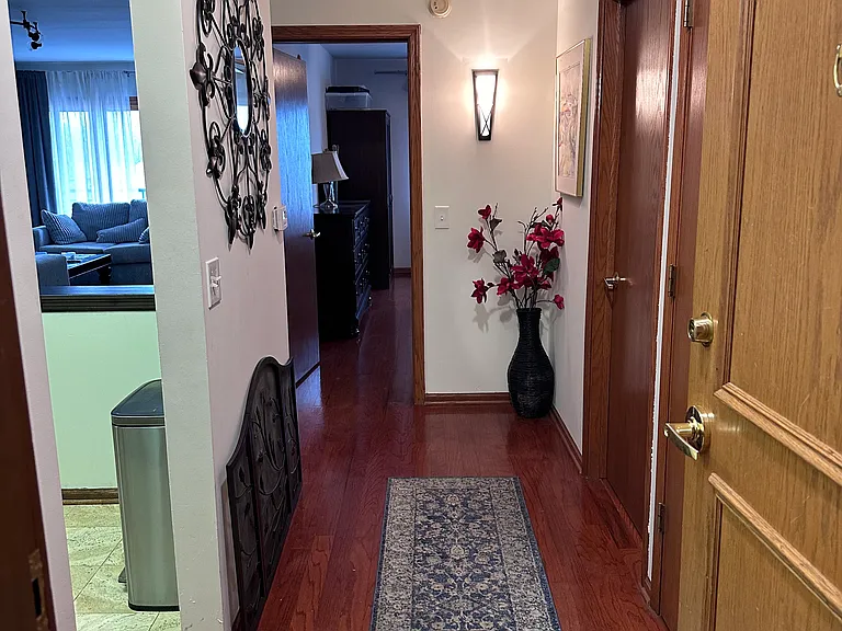 5360 N Lowell Ave #505 — Photo 2