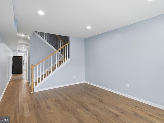 4th image of 1646 N Washington St