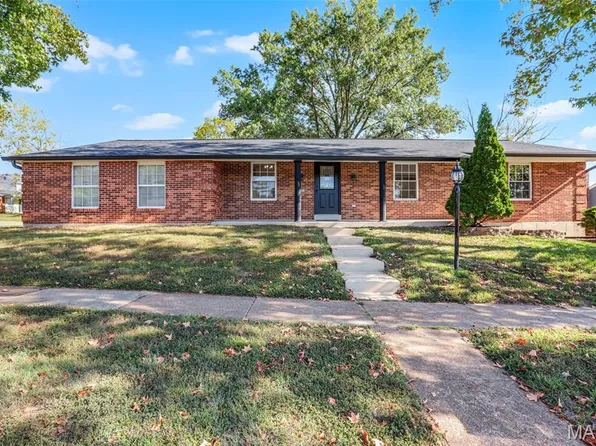 4803 Broad Oak Dr, Saint Louis, MO 63128