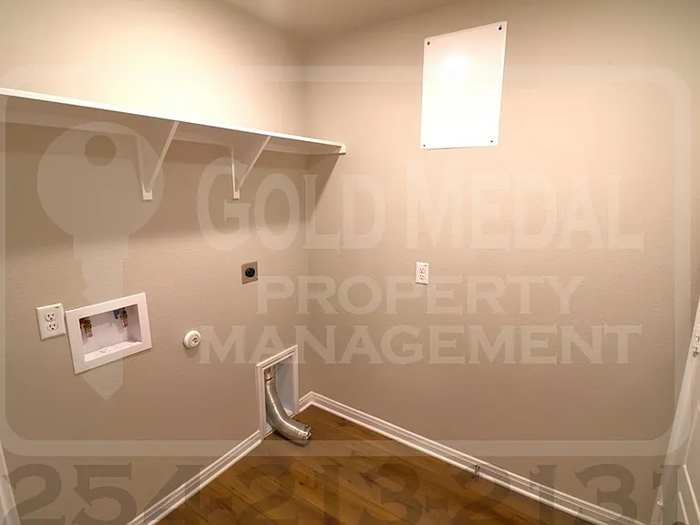 1810 Horatio St — Photo 8
