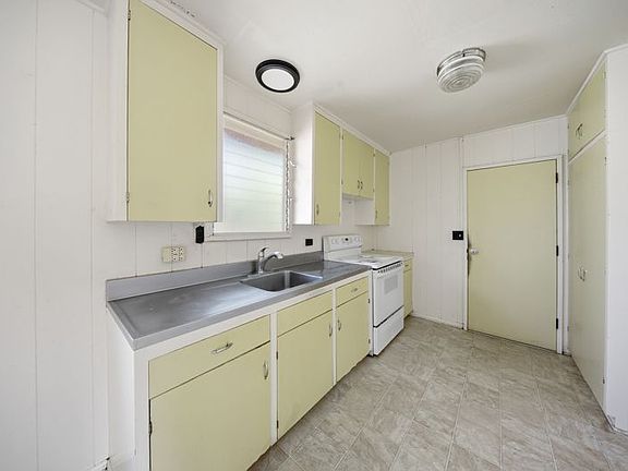 4th image of 4721 Ala Wai Rd