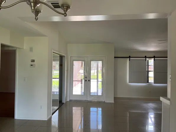 102 Round Key Cir, Naples, FL 34112