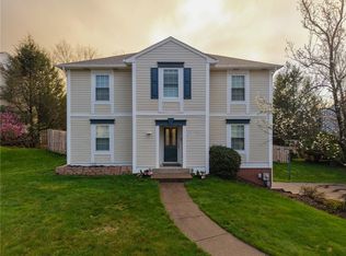 102 Bayberry Ln, Cranberry Township, PA
