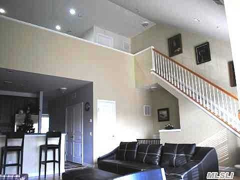 3rd image of 8 Wexford Ln