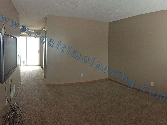 3rd image of 15537 Foghorn Ln