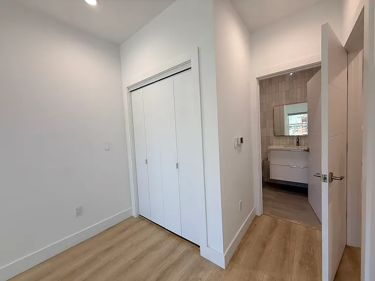 710 16th Ave — Photo 19
