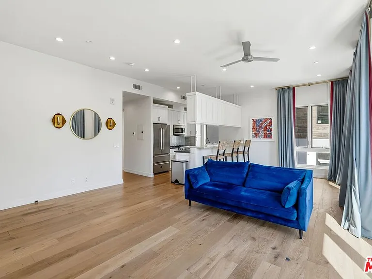 1041 N Spaulding Ave #203 — Photo 9