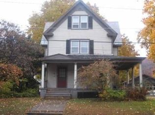 51 Green St, Bellows Falls, VT 05101