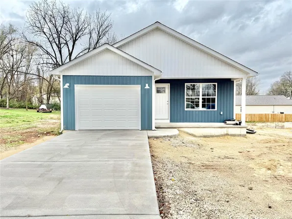 708 8th St, Park Hills, MO 63601