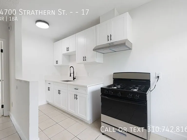 14700 Strathern St #17 — Photo 2