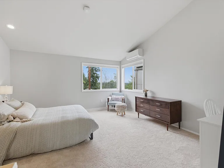 4033A Whitman Ave N — Photo 24