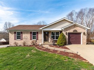 121 Brewer Dr, Borden, IN 47106