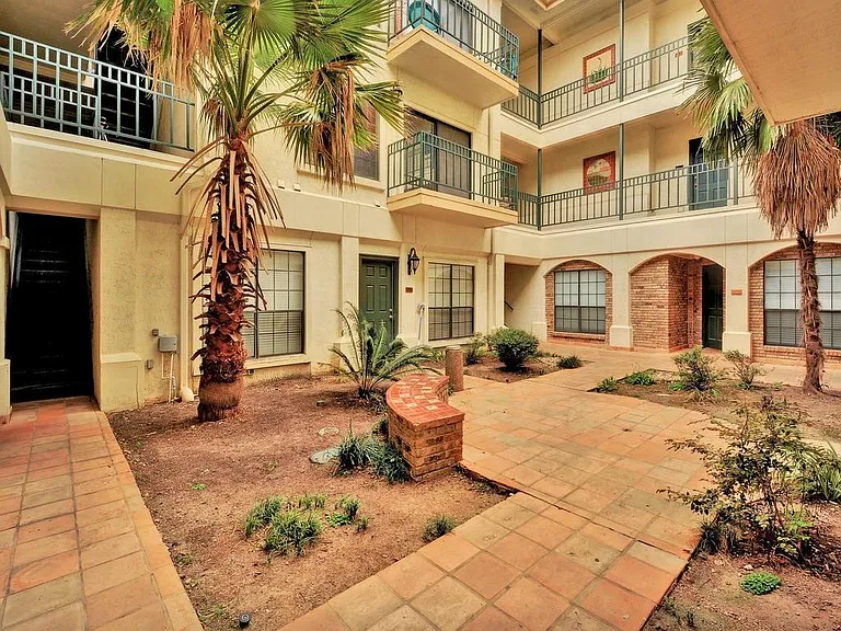 1908 San Antonio St #212 — Photo 15