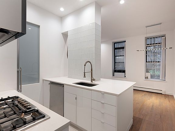 2nd image of 58 W 106th St