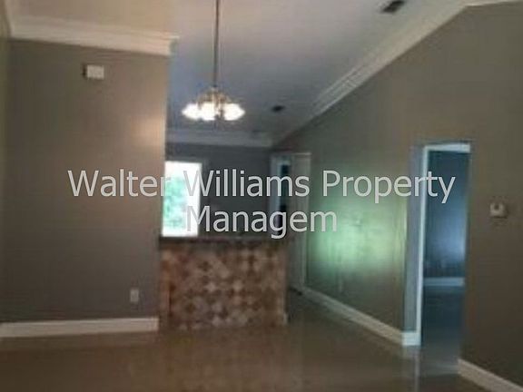 5th image of 28 Pleasant Ln #B