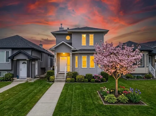 230 S Tarawood Close NE, Calgary, AB T3J 4Y9