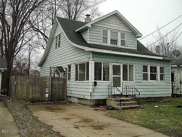 2nd image of 7 Enwood St