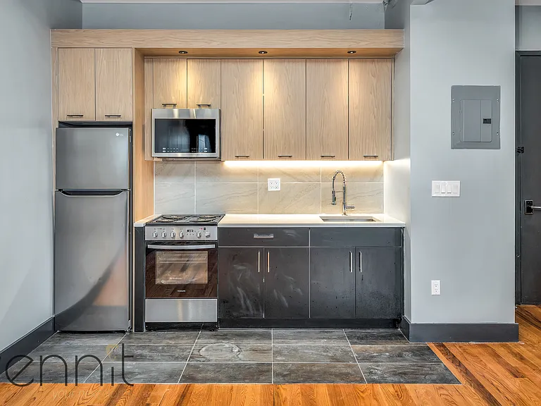 37 Wilson Ave #3B — Photo 10