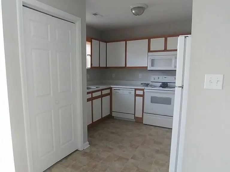 87 Century Ct — Photo 8
