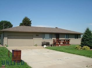 1351 S Derby Ln, N Sioux City, SD 57049