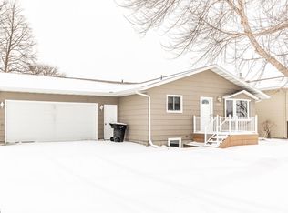 601 N 32nd St, Bismarck, ND 58501