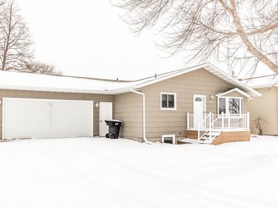 601 N 32nd St, Bismarck, ND, 58501