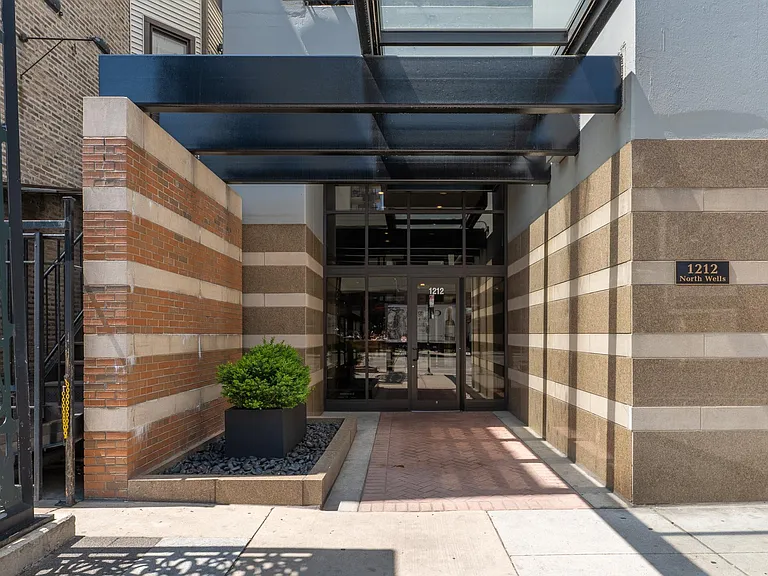1212 N Wells St #403 — Photo 20
