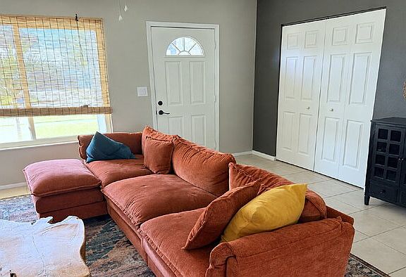 3rd image of 2657 Roxbury Cir
