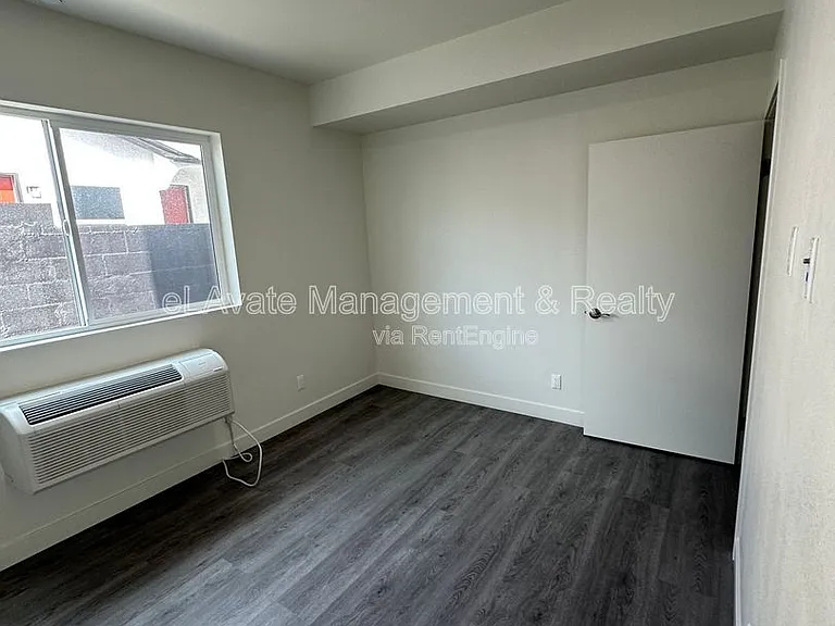 226 W 87th St #204 — Photo 13