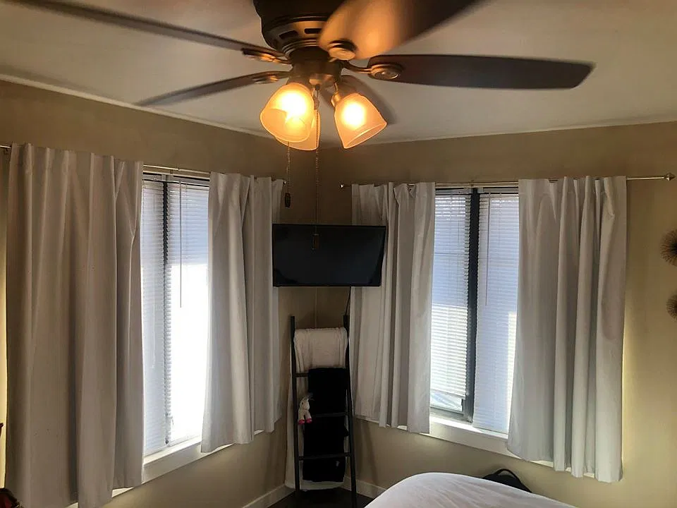 5 bed, 2500 sqft, $4,500 — Photo 3